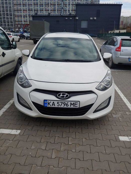 Hyundai i30 2012 дизель 1.6 автомат універсал