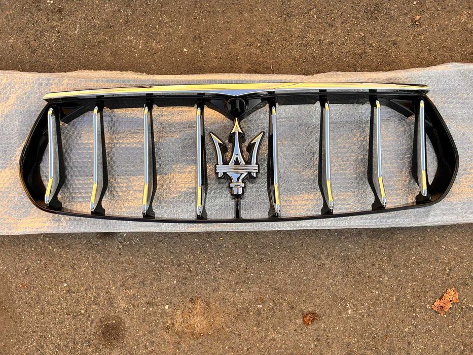 Maserati Levante Решетка радиатора