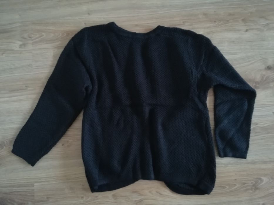 Nowy Czarny sweterek, rekaw 3/4 rozmiar s