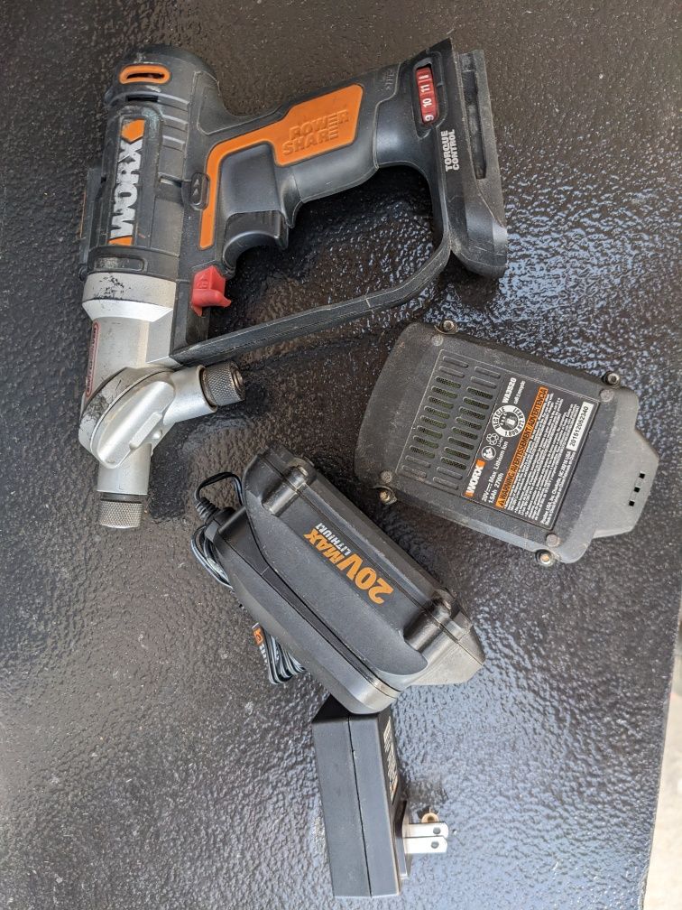 Шурупокрут Worx WX176.L6