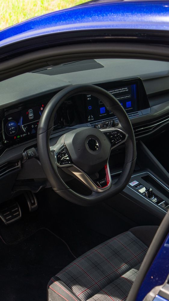 GOLF 8GTI - Wynajem - Warszawa - Wypożyczalnia samochodów - BEZ KAUCJI