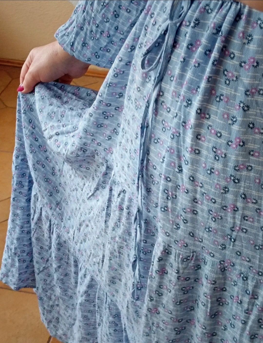 Śliczna niebieska w kwiaty midi sukienka z wiskozy,XL/42/14