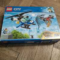 Zabawka Klocki LEGO City 60207 policyjny pościg helikopter dron ludzik