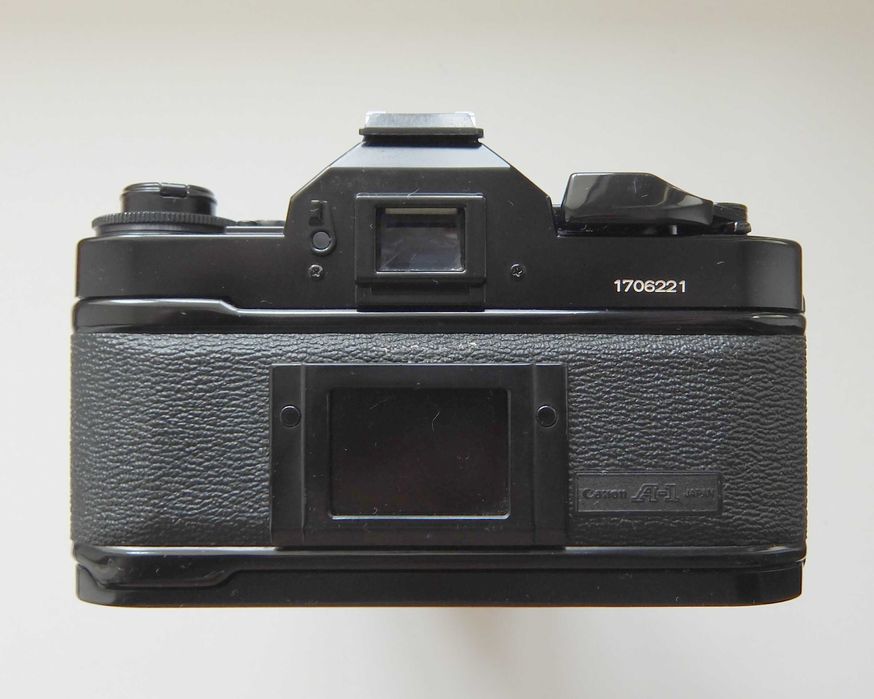 Продам камеру Canon A-1 с объективом 35-105мм