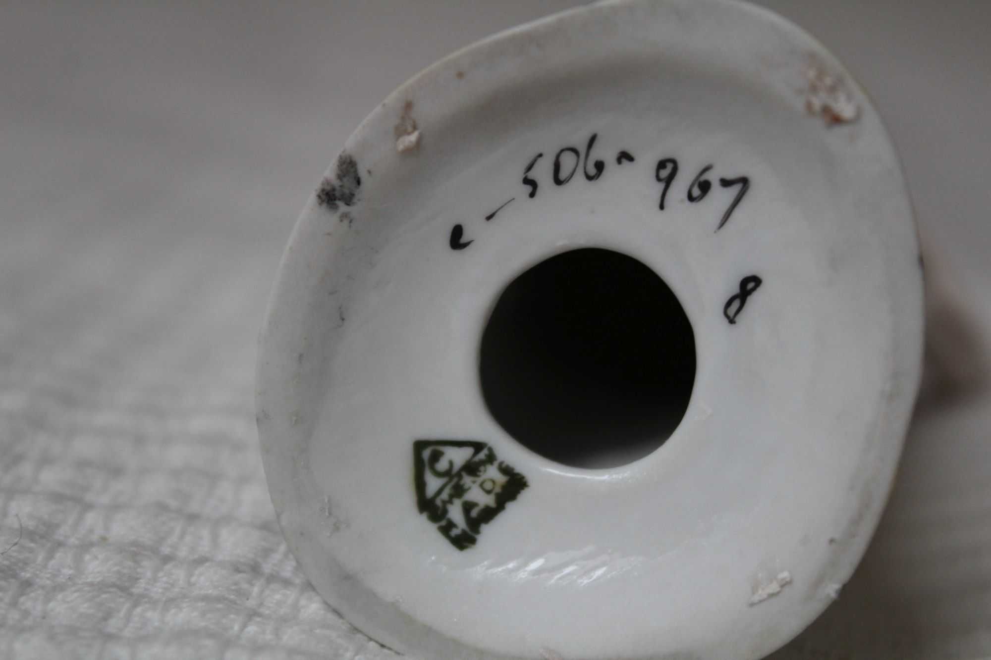 figurka Grzybiarka Dama z koszykiem Ćmielów lata 60 70 PRL