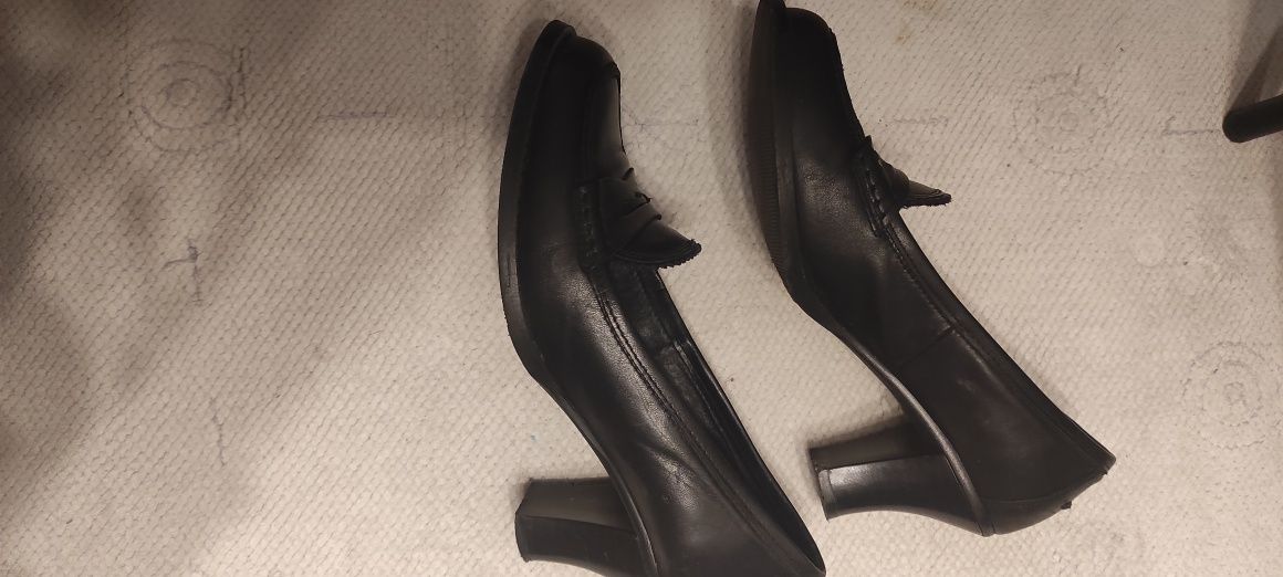 Pantofle skórzane w stylu retro 37