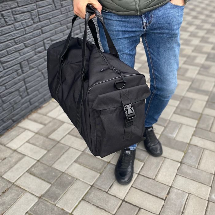 Чорна велика дорожня спортивна сумка 42 л
