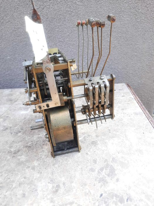 92 Mechanizm starego zegara ścienny kwadransowy