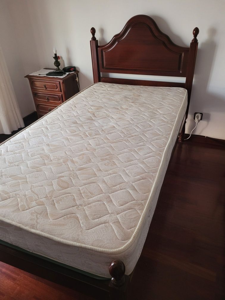 Cama solteiro madeira mogno