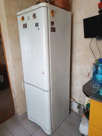 Холодильник Indesit в неробочому стані