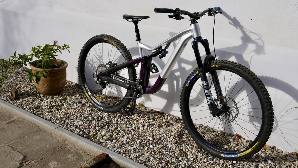 Focus Jam 6.9 2025 - M shimano XT Fox DT Chromag PNW Michelin