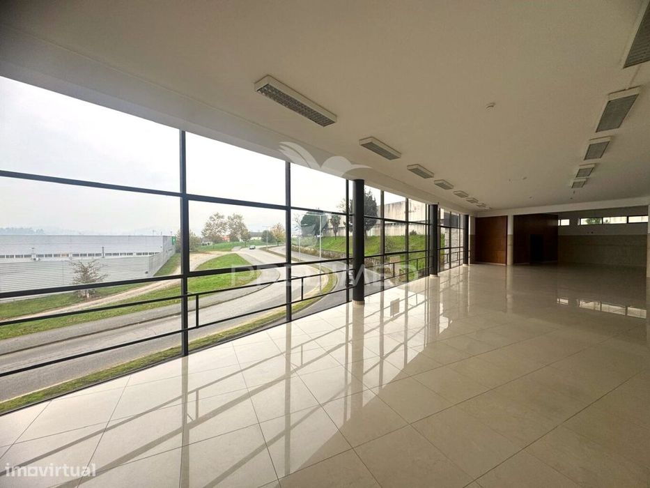 Loja Para Arrendar - Ponte Guimarães