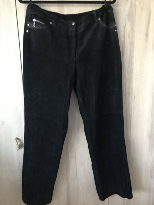 Czarne damskie spodnie ze skóry, skórzane, rozm 44, na podszewce.