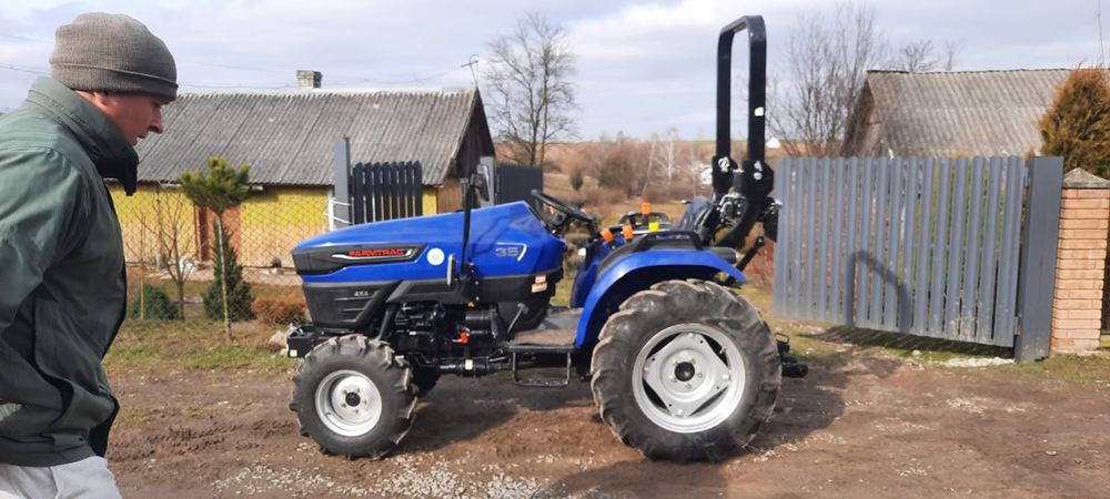 Мінітрактор Kubota FARMTRAC 35