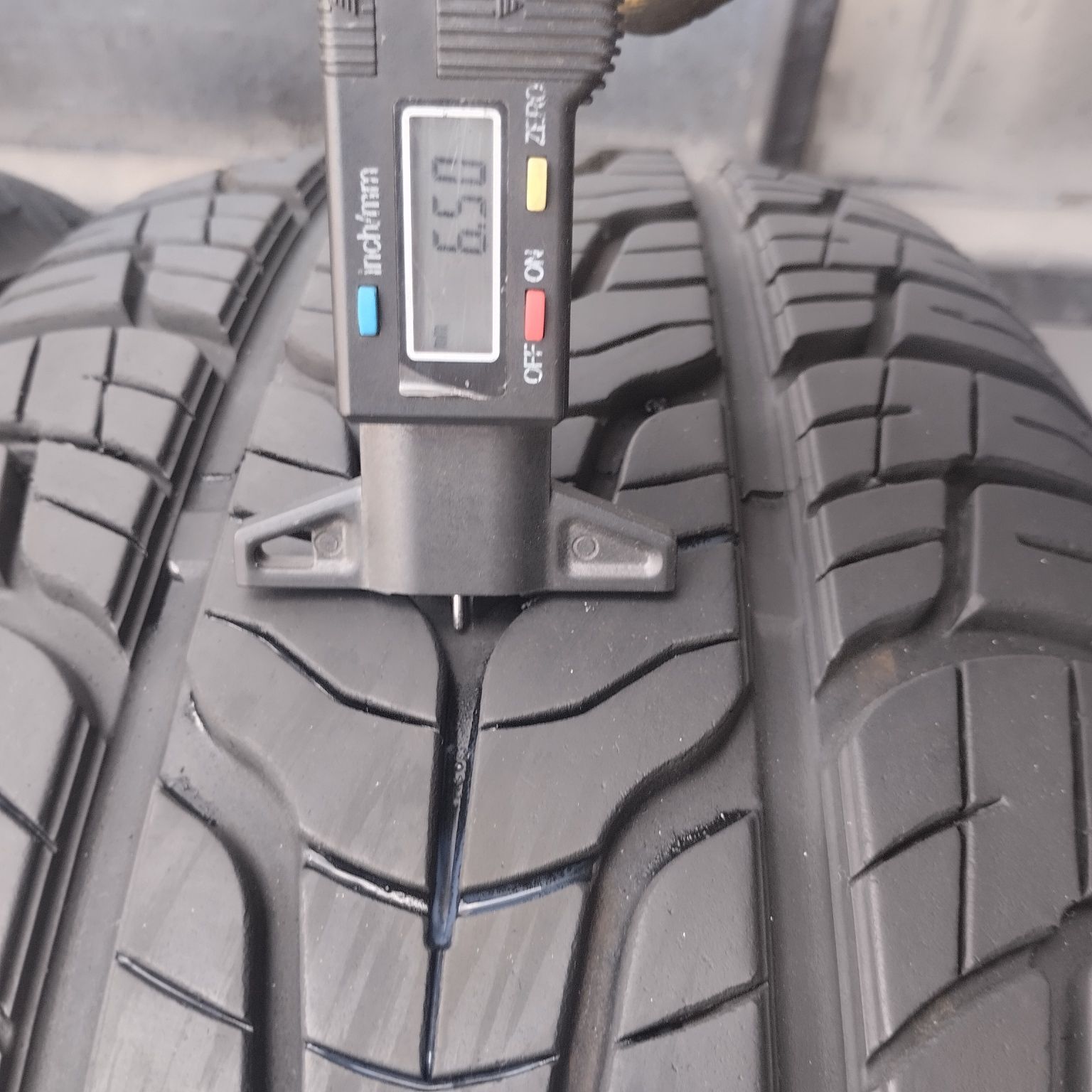 Продам шини 265/60R18