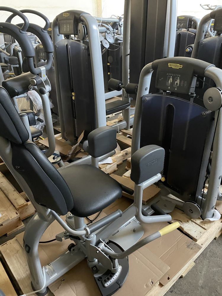 Комплект вживаних тренажерів Technogym Selection в наявності все
