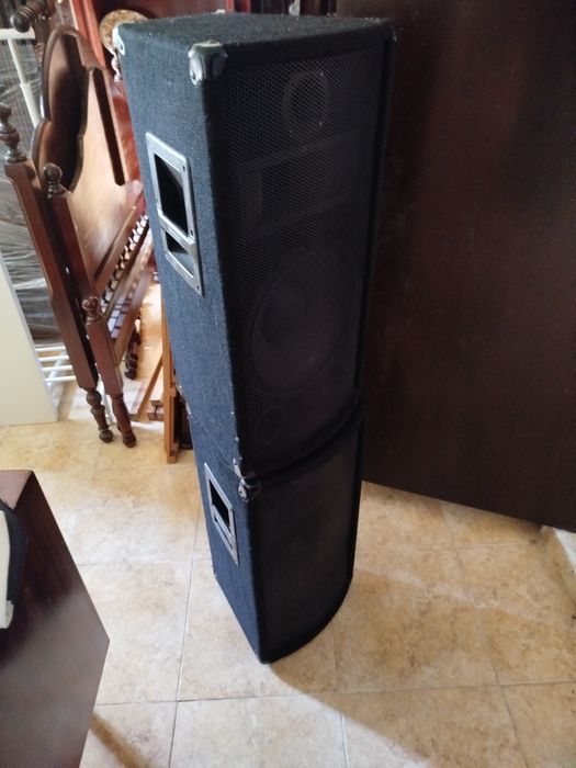 Vende colunas de som
