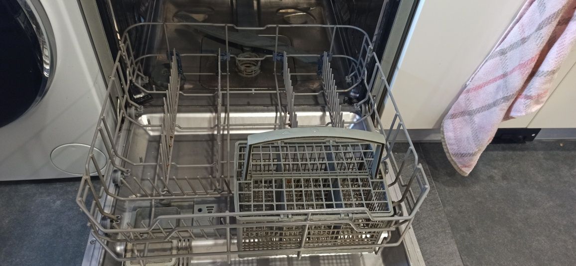 Máquina Loiça TEKA LP8 820 inox, A++, a funcionar