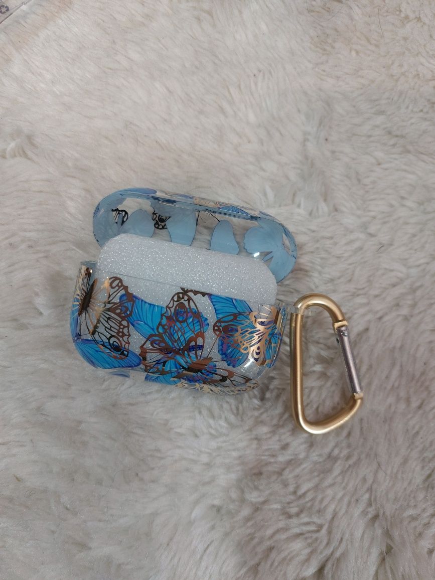 Etui na airpodsy claire's etui na słuchawki apple airpods pro brelok