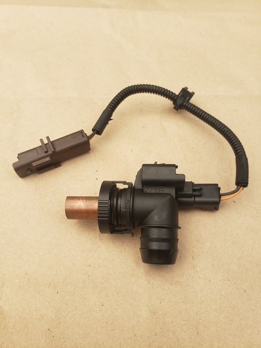 Патрубок картерних газів