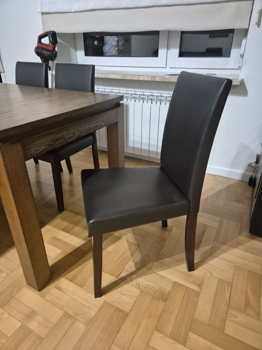 Rozkładany stół, 6 krzeseł/MEBIN