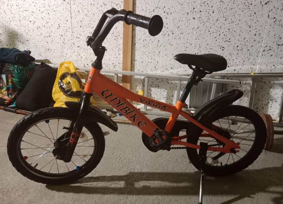 Sprzedam pomarańczowy rower cena 230 zł do negocjacji