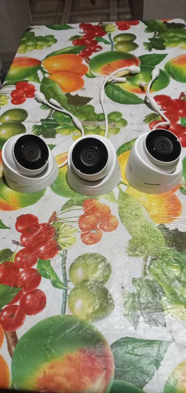 Камера спостереження  HIKVISION