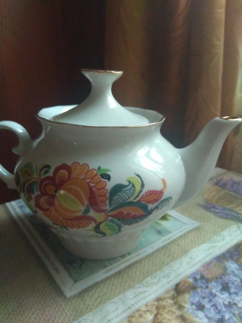 Чайник для заварки чаю часів СРСР. Має хороший стан.
