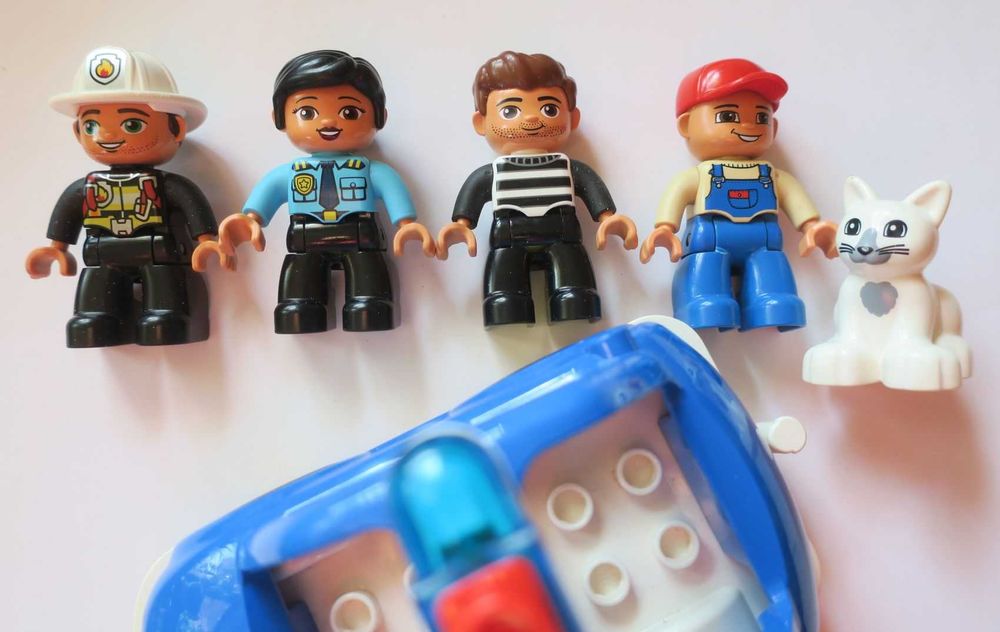 Ludziki LEGO Duplo interaktywny samochód i kot