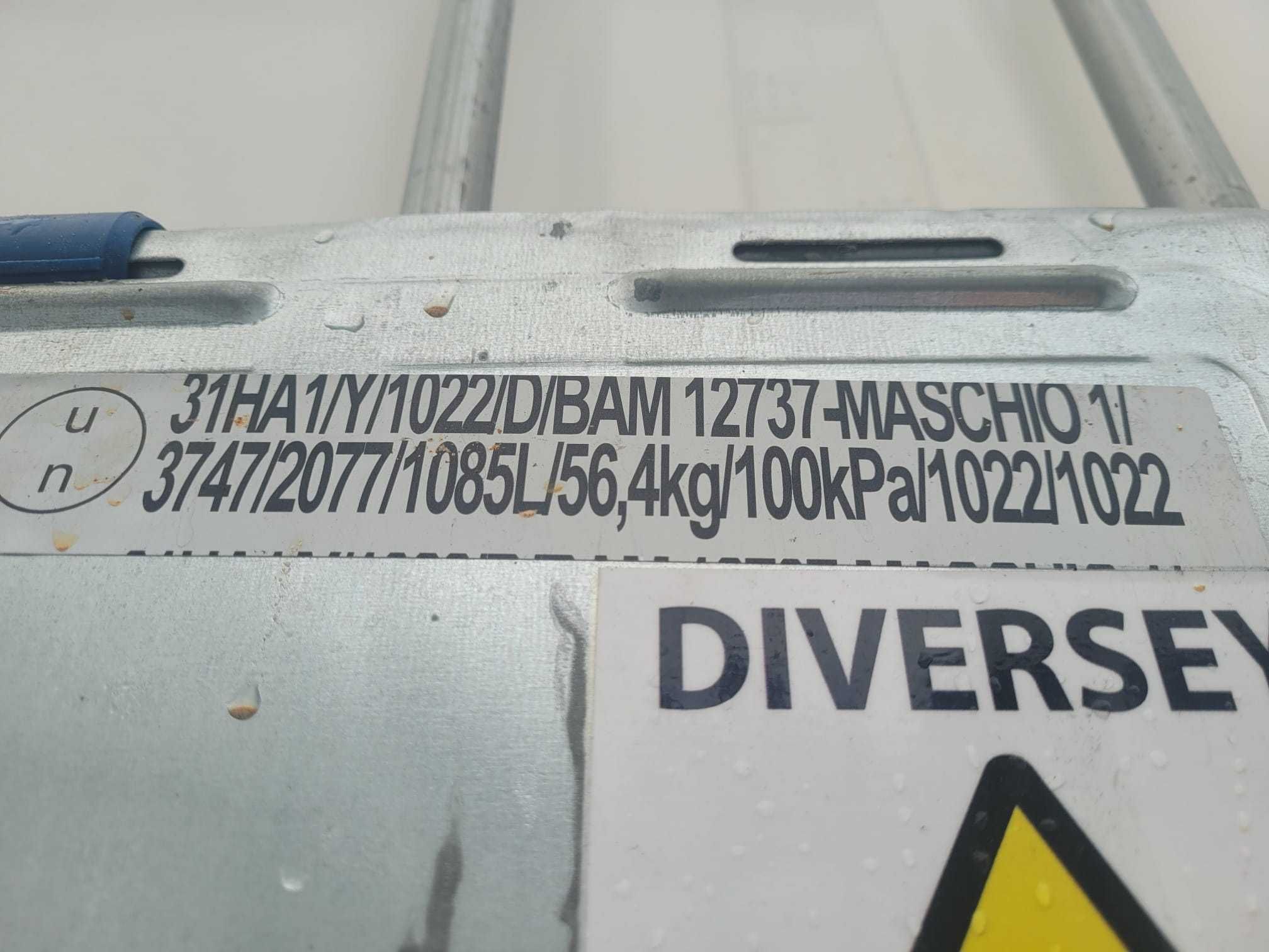 Kontenery IBC 1000 na paletach plastik lub metal  UN ADR małzer mauser