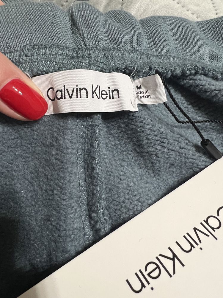 Продам Худи кофту толстовка Calvin Klein