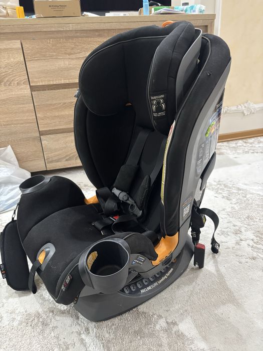 Автокрісло Chicco Fit4 0+/1/2/3 (1.8 -45кг)