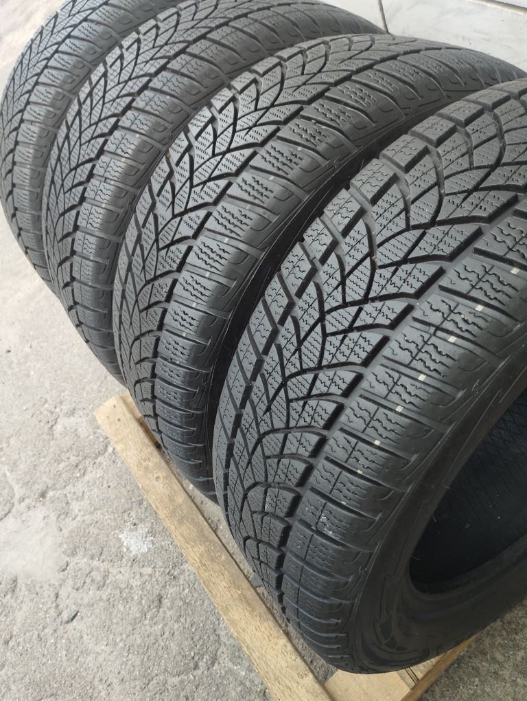 205 55 r16 Goodyear Ultragrip Performance G1 зима.