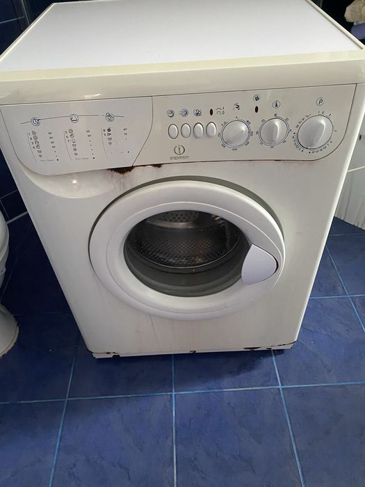 Пральна машина Indesit w84tx
