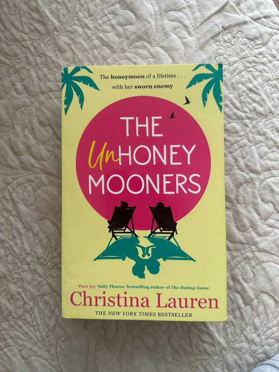 Książka - The UnHoney Mooners by Christina Lauren (EN version)