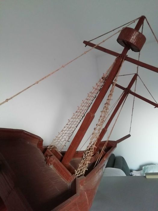 Caravela em fosforos