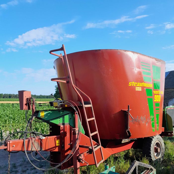 Paszowóz,  wóz paszowy 9m3 Strautmann