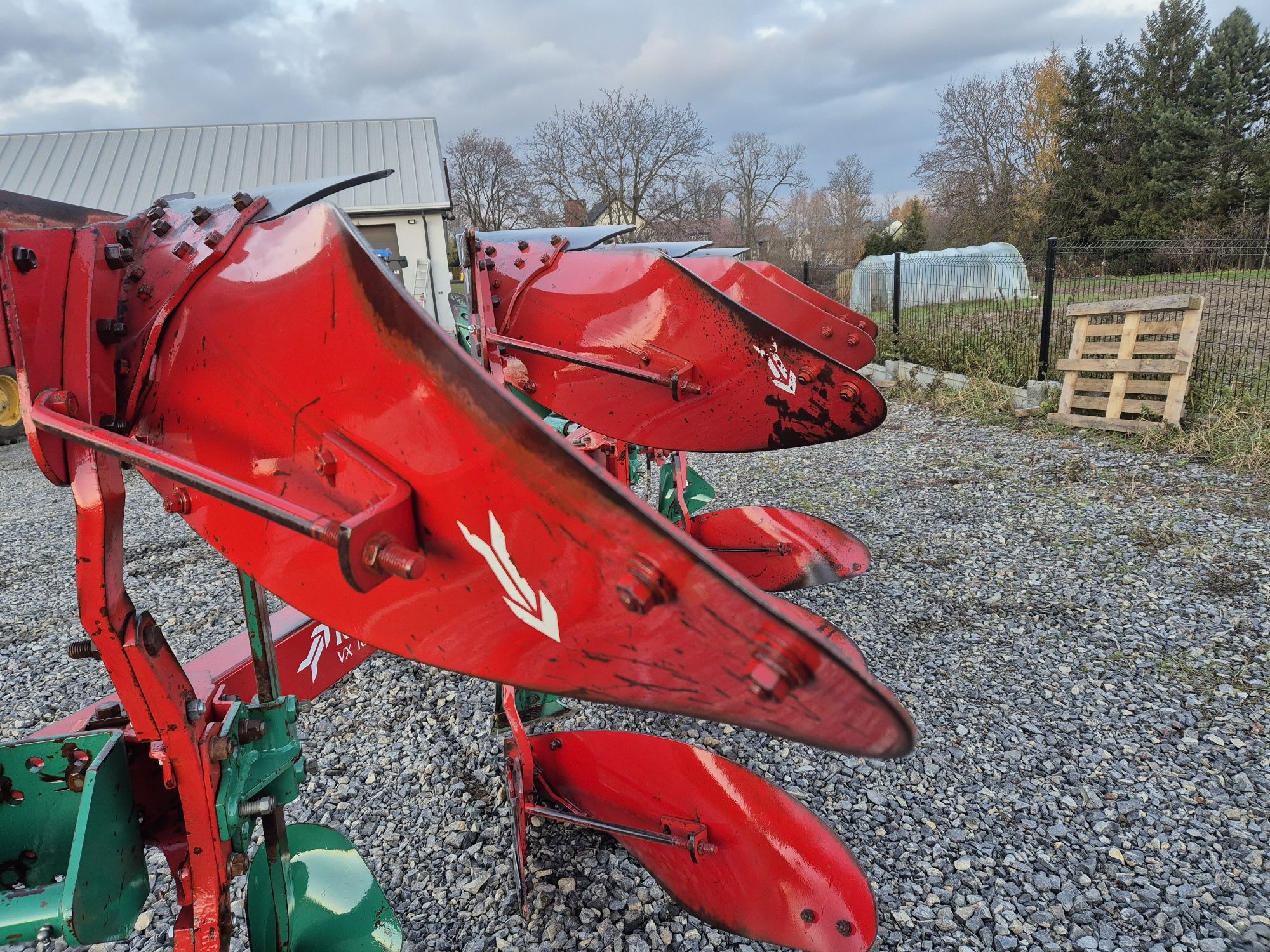 Kverneland  VX 100 liniowanie 4 skibowy Przedpłużki kukurydziane  Vd