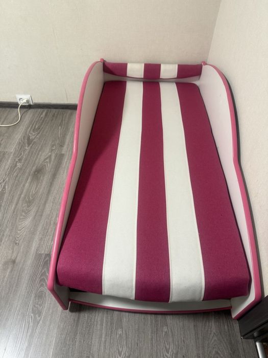 Продам дитяче ліжко/машинка