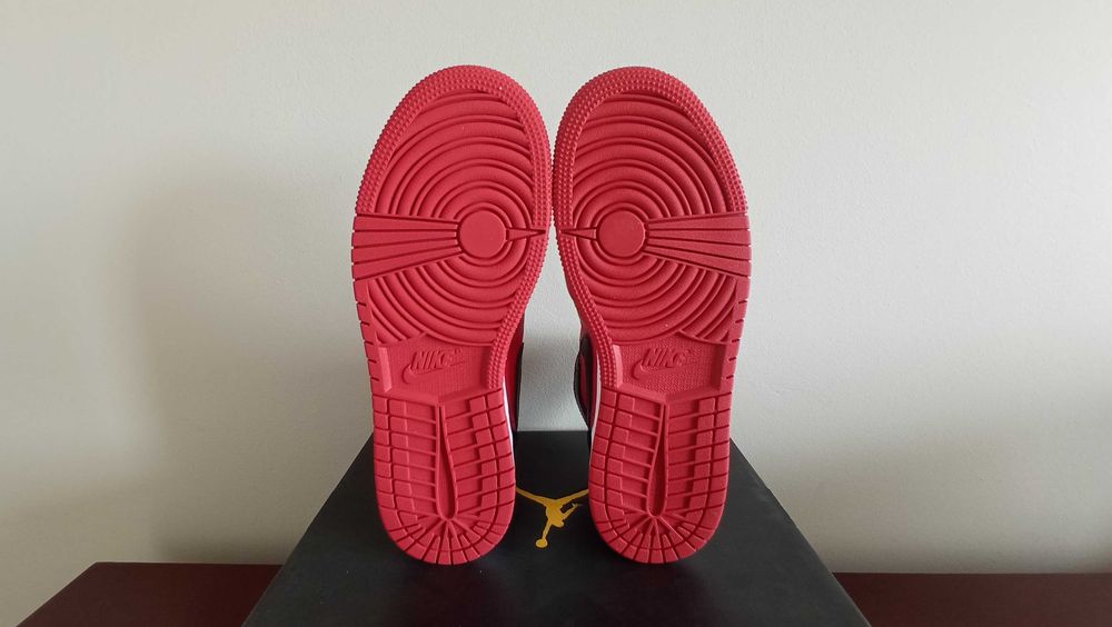 40 Buty Nike Air Jordan 1 Mid Black Red Reverse Bred