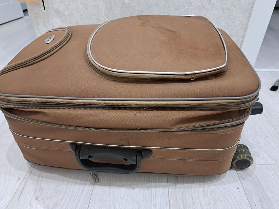 Чемодан,  сумка на колесах, валіза на колесах