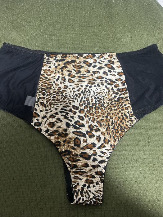 Жіноча білизна Лео