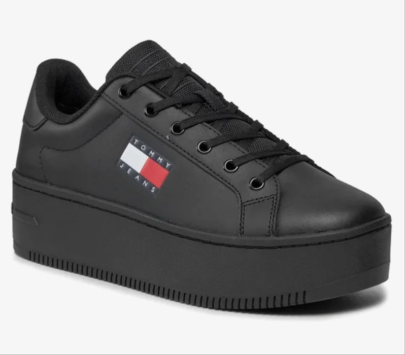 Шкіряні КедиTommy Hilfiger Tjw Flatform Ess жіночі чорні. Оригінал.