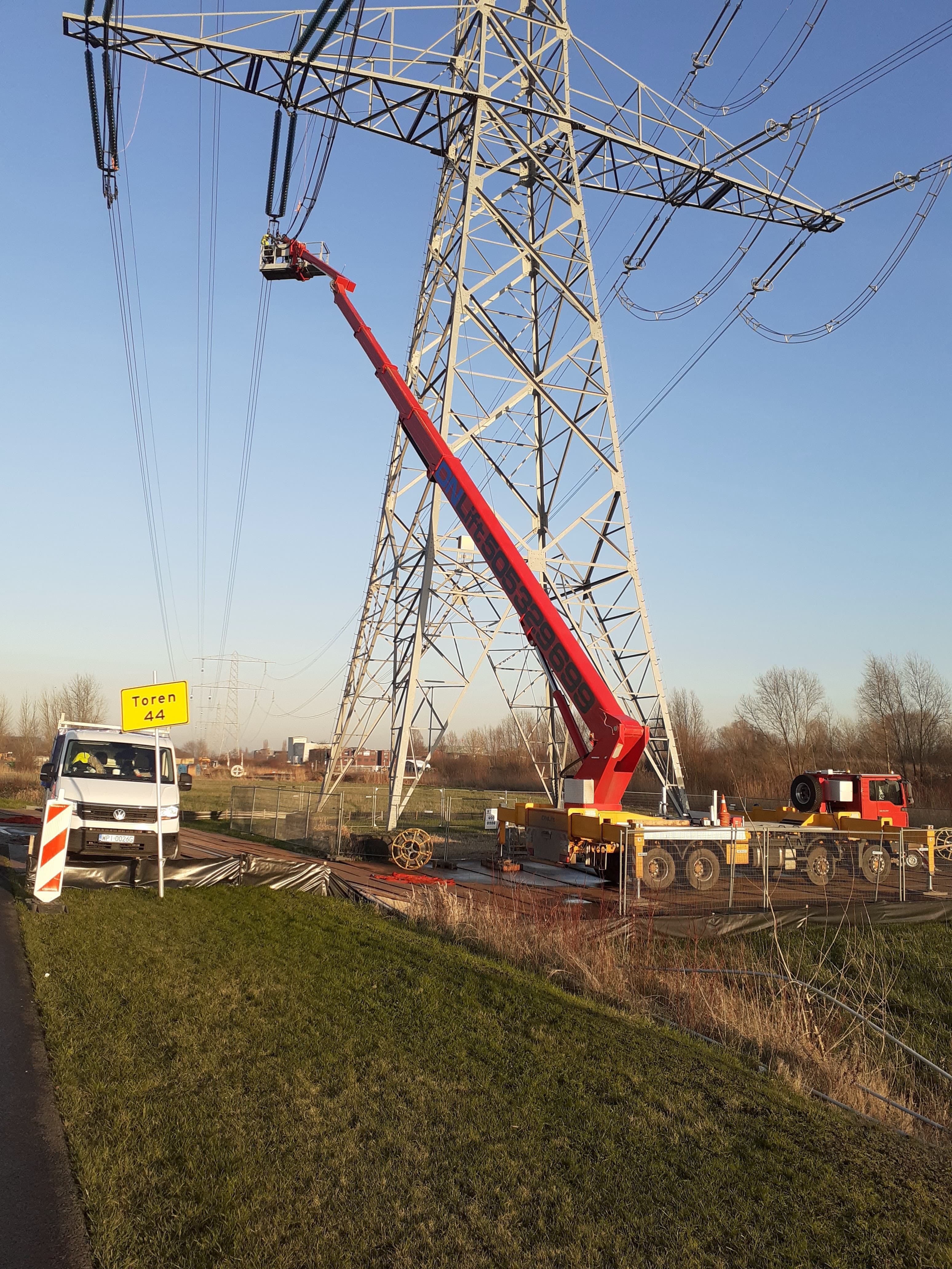 Podnośnik koszowy, zwyżka 27m, 45m [4x4], 53m [6x4], 70m [8x6] -Lublin