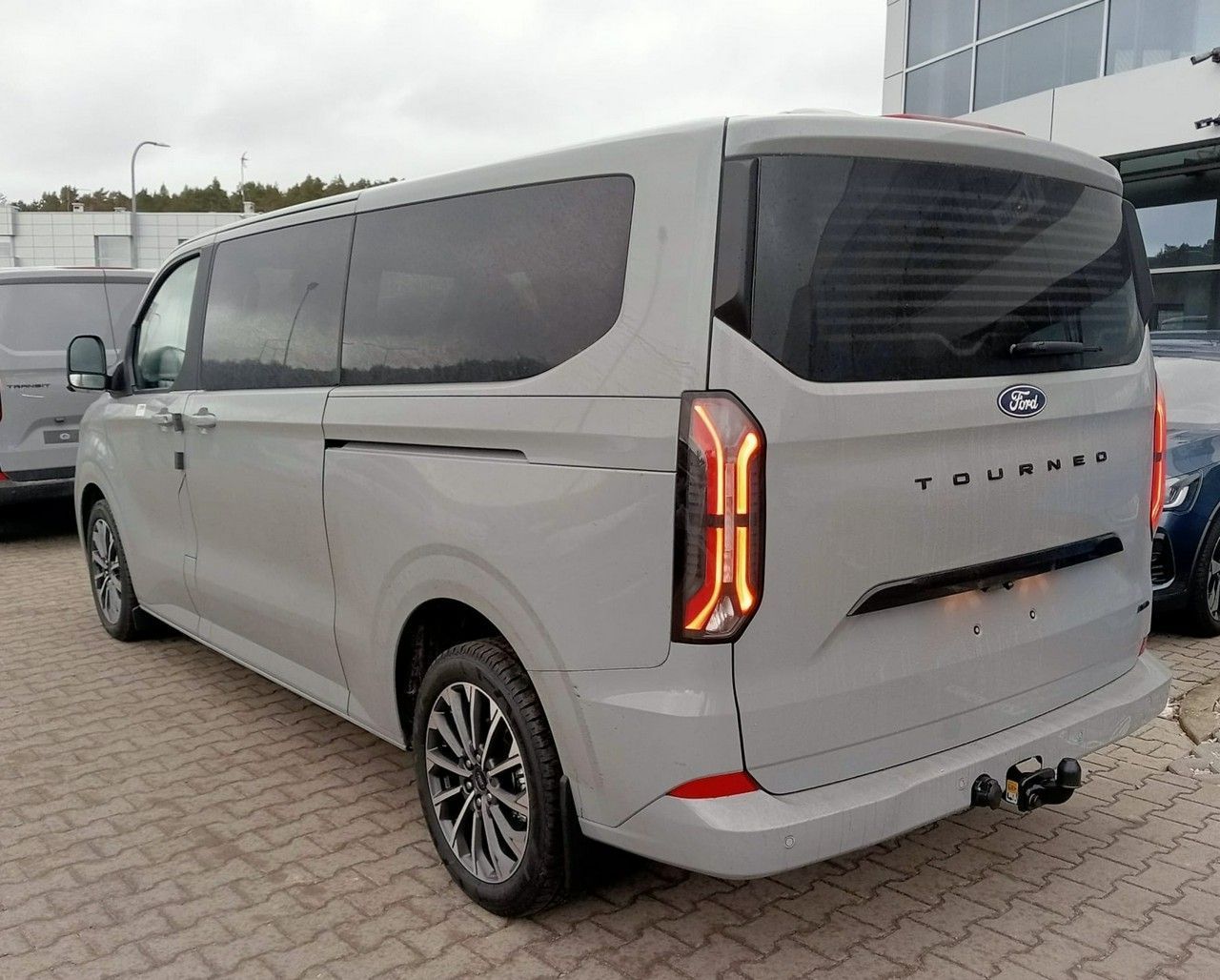 Ford Tourneo Custom 4x4 L2 Titanium X Matrix LED HAK Kamera 360 Dostępny od ręki ! 3409zł