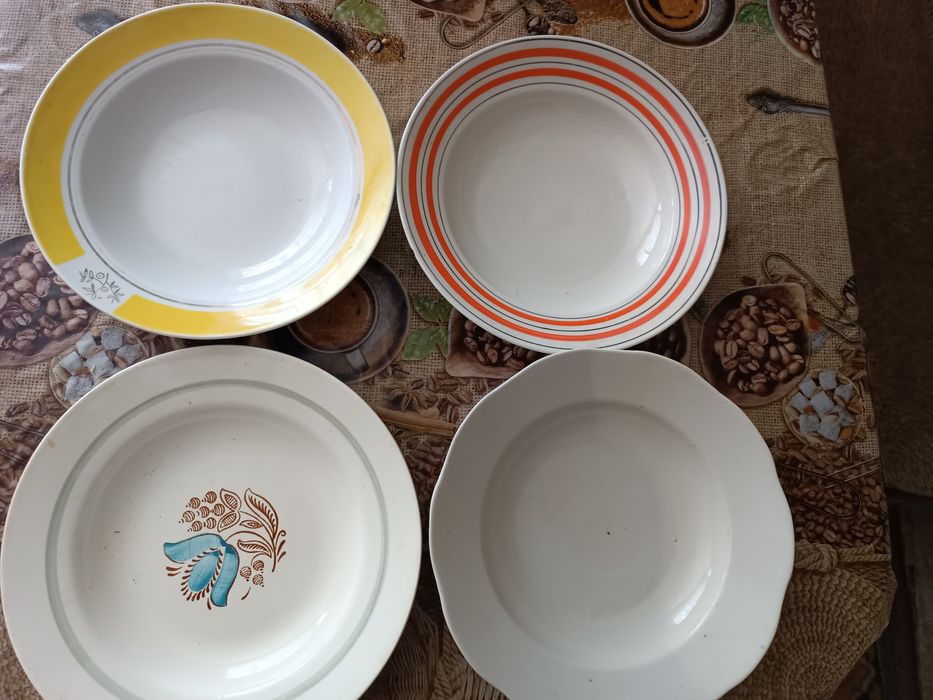 Посуд. Маю багато