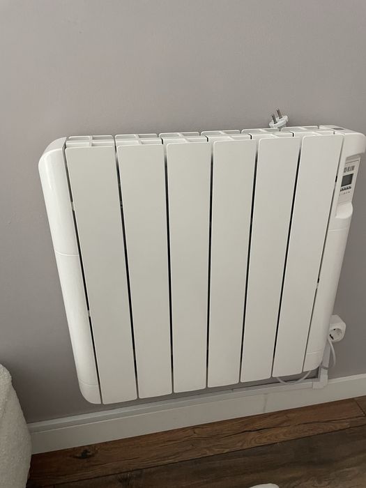 Vende se 1 emissor termico HJM