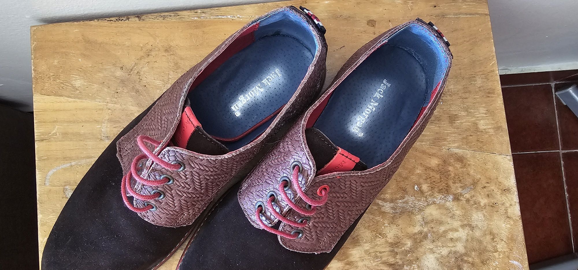 Sapatos novos 42
