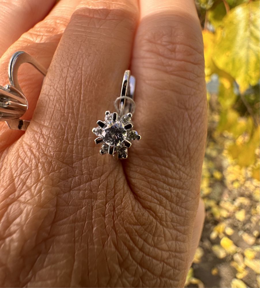 Красиві сережки з діамантами,бриллиантами,4,5 грам,Ф3,5 мм.,4/4,0,5 ct