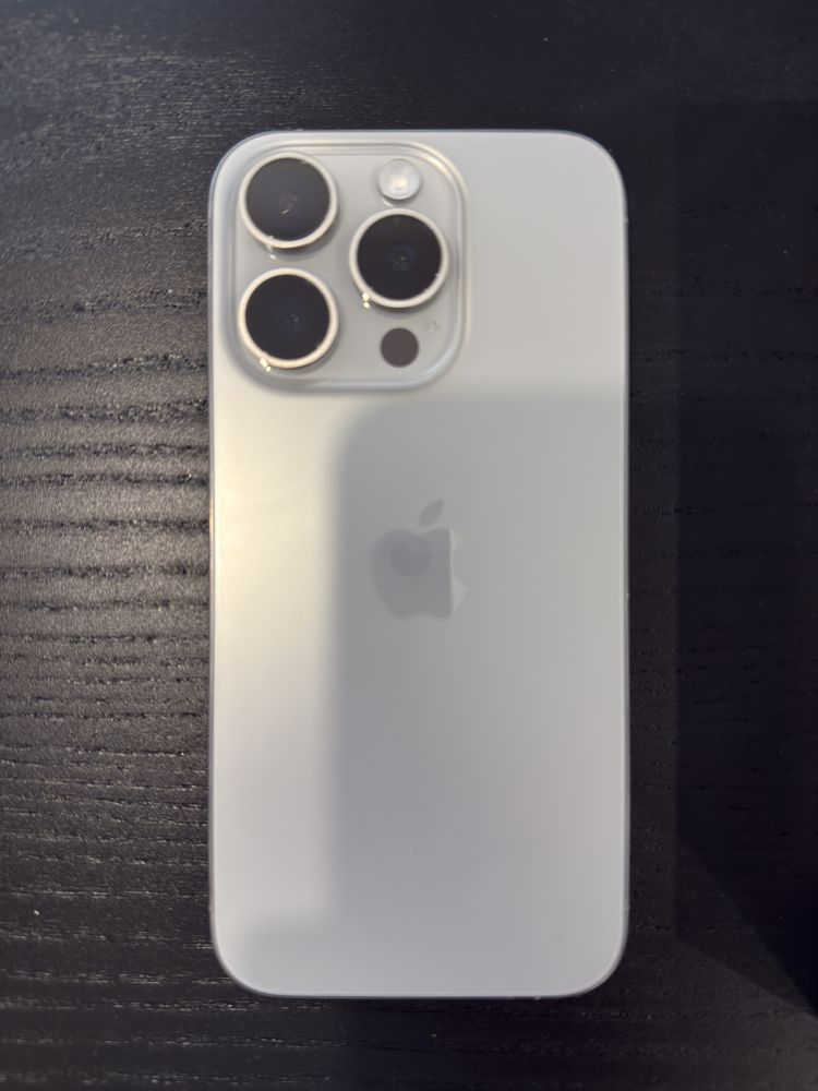 iPhone 15 pro Titanium natural